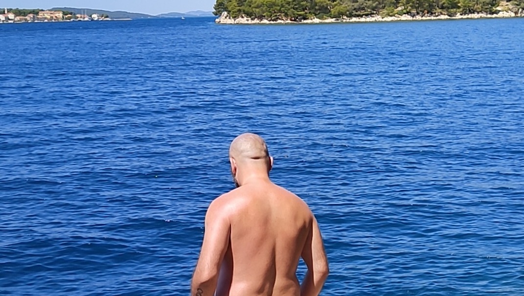 Naslovna fotografija — D art