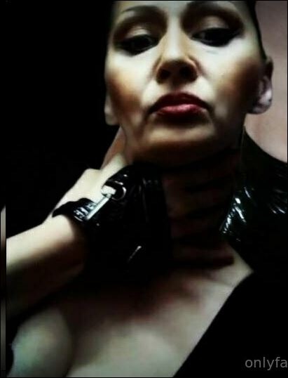 RED SONJA DOMINATRIX TOP 1.66% — portret